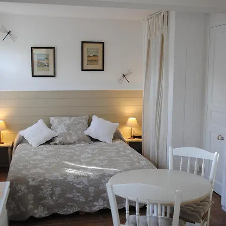 فندق مبيت وإفطار Les De La Loge