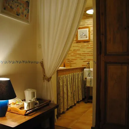 Les De La Loge Bed & Breakfast Montmorillon