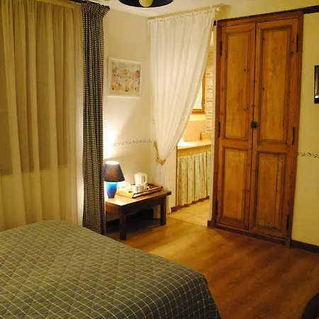 Les De La Loge Bed & Breakfast 3*