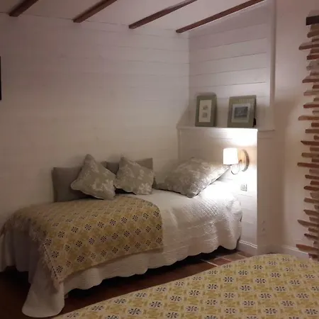 Bed & Breakfast Les De La Loge 3*